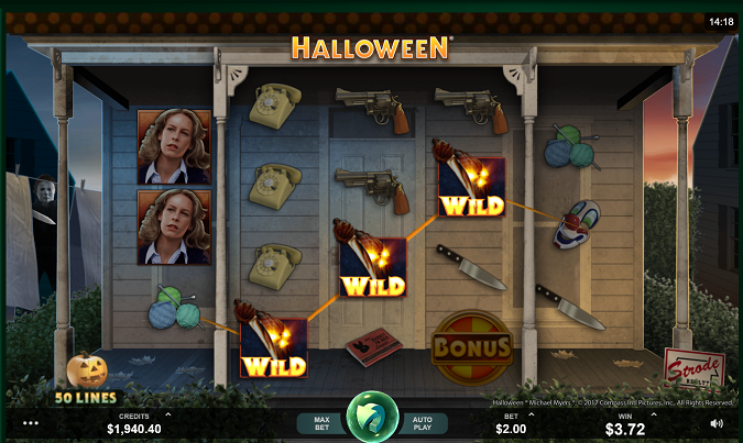 Halloween slot reels with the Wandering Reels from MicroGaming
